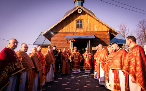 Владика Богдан взяв участь у молитовних чуваннях в с. Товмачик на Коломийщині