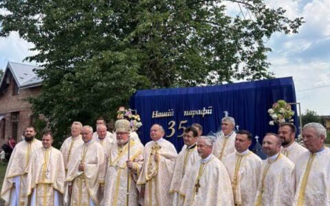 Парафія святих Петра і Павла в м. Стрию молитовно відсвяткувала 35-ліття від заснування та 20-ліття від освячення храму