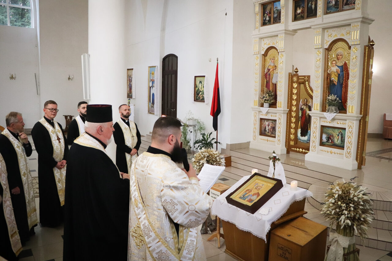 У Стрийській єпархії перебуває ікона з мощами святого рівноапостольного князя Володимира У Стрийській єпархії перебуває ікона з мощами святого рівноапостольного князя Володимира
