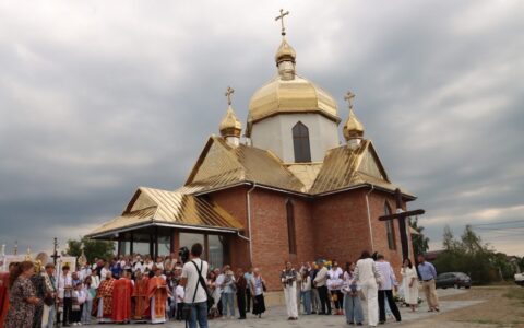 Владика Тарас освятив новий храм Положення Пояса Пресвятої Богородиці в м. Стрию
