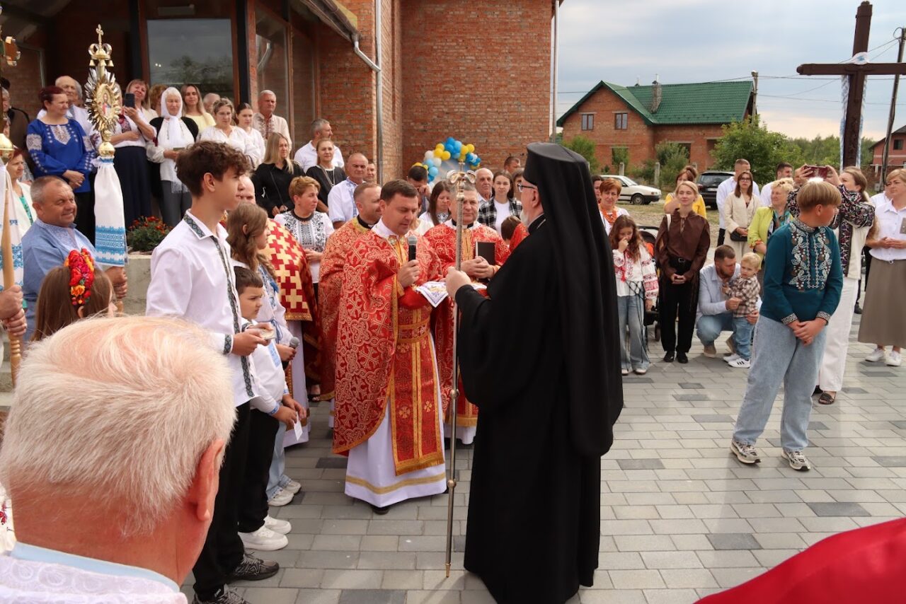 Владика Тарас освятив новий храм Положення Пояса Пресвятої Богородиці в м. Стрию Владика Тарас освятив новий храм Положення Пояса Пресвятої Богородиці в м. Стрию