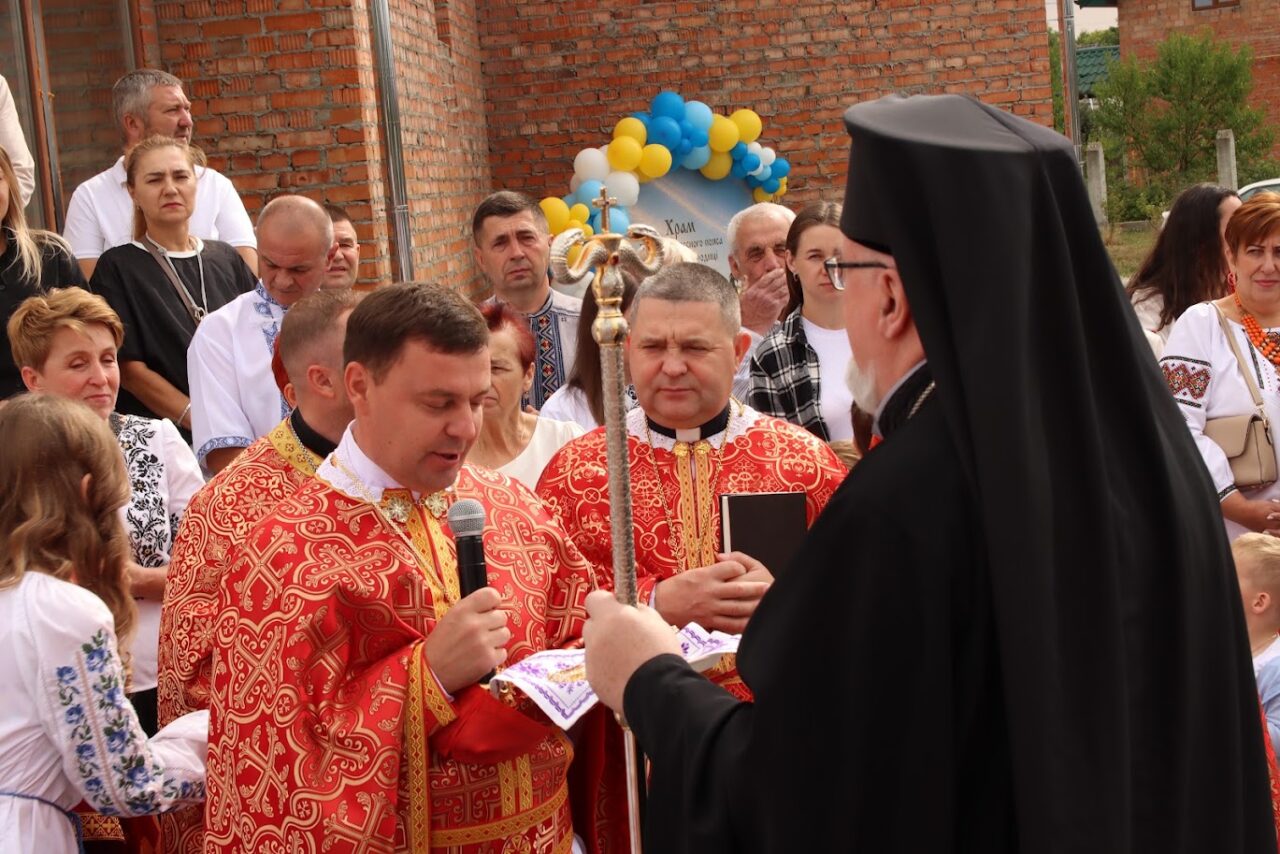 Владика Тарас освятив новий храм Положення Пояса Пресвятої Богородиці в м. Стрию Владика Тарас освятив новий храм Положення Пояса Пресвятої Богородиці в м. Стрию