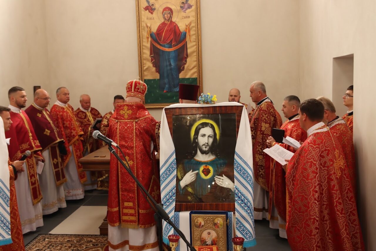 Владика Тарас освятив новий храм Положення Пояса Пресвятої Богородиці в м. Стрию Владика Тарас освятив новий храм Положення Пояса Пресвятої Богородиці в м. Стрию