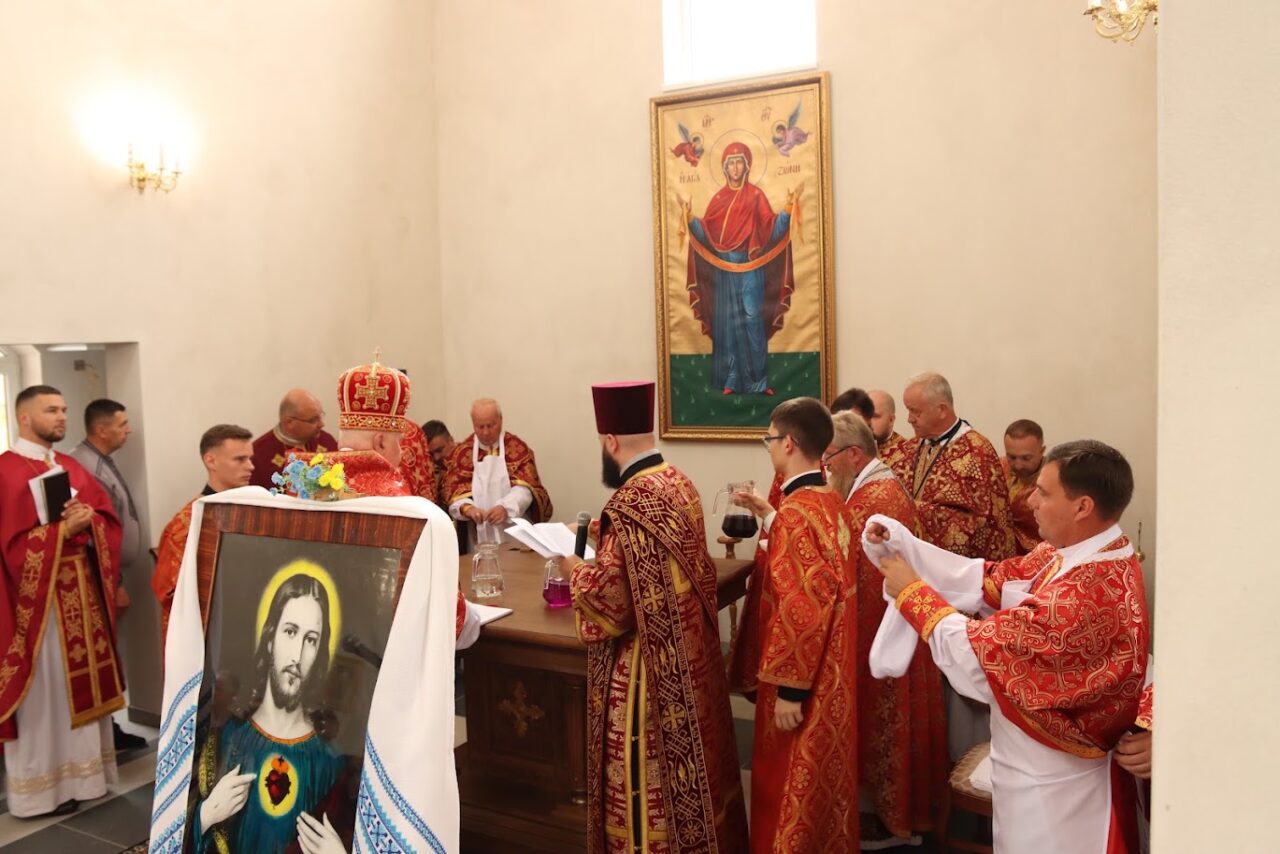 Владика Тарас освятив новий храм Положення Пояса Пресвятої Богородиці в м. Стрию Владика Тарас освятив новий храм Положення Пояса Пресвятої Богородиці в м. Стрию